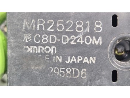 MANDO ELEVALUNAS TRASERO IZQUIERDO Mitsubishi Montero Sport  2 8 TDi