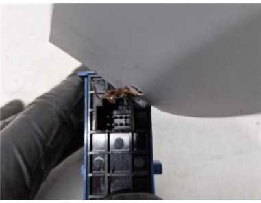 MANDO ELEVALUNAS TRASERO IZQUIERDO Toyota Verso  2 2 Advance [2 2 Ltr  - 110 kW D-4D CAT]