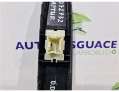 MANDO ELEVALUNAS DELANTERO DERECHO Renault Captur I  1 5 Dynamique [1 5 Ltr  - 66 kW dCi Diesel FAP Energy]