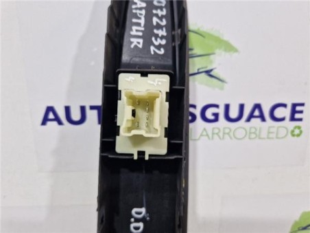 MANDO ELEVALUNAS DELANTERO DERECHO Renault Captur I  1 5 Dynamique [1 5 Ltr  - 66 kW dCi Diesel FAP Energy]