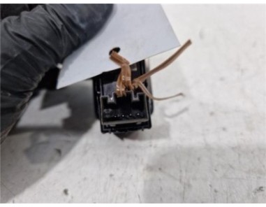 MANDO ELEVALUNAS TRASERO DERECHO Volkswagen Tiguan  2 0 Advance BMT [2 0 Ltr  - 85 kW TDI]