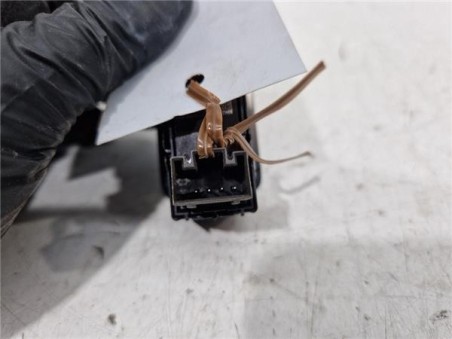 MANDO ELEVALUNAS TRASERO DERECHO Volkswagen Tiguan  2 0 Advance BMT [2 0 Ltr  - 85 kW TDI]