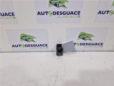 MANDO ELEVALUNAS DELANTERO DERECHO Hyundai i10  1 0 Essence [1 0 Ltr  - 49 kW CAT]