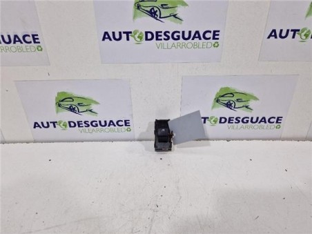 MANDO ELEVALUNAS DELANTERO DERECHO Hyundai i10  1 0 Essence [1 0 Ltr  - 49 kW CAT]