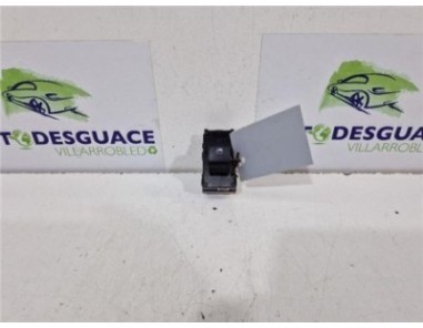 MANDO ELEVALUNAS DELANTERO DERECHO Hyundai i10  1 0 Essence [1 0 Ltr  - 49 kW CAT]