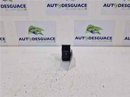 MANDO ELEVALUNAS TRASERO DERECHO Hyundai i10  1 0 Essence [1 0 Ltr  - 49 kW CAT]