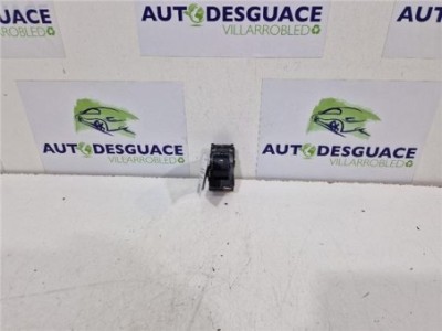 MANDO ELEVALUNAS TRASERO IZQUIERDO Hyundai i10  1 0 Essence [1 0 Ltr  - 49 kW CAT]