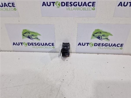 MANDO ELEVALUNAS TRASERO IZQUIERDO Hyundai i10  1 0 Essence [1 0 Ltr  - 49 kW CAT]