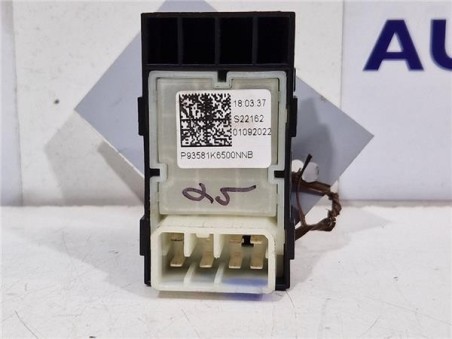 MANDO ELEVALUNAS TRASERO IZQUIERDO Hyundai i10  1 0 Essence [1 0 Ltr  - 49 kW CAT]