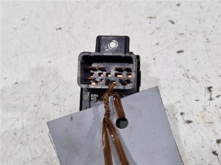 MANDO ELEVALUNAS DELANTERO DERECHO Ssangyong KORANDO 2 0 