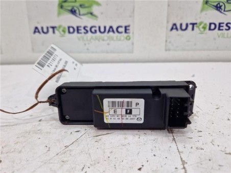 MANDO ELEVALUNAS DELANTERO DERECHO Mazda 3 Sedán  1 6 DI Turbo