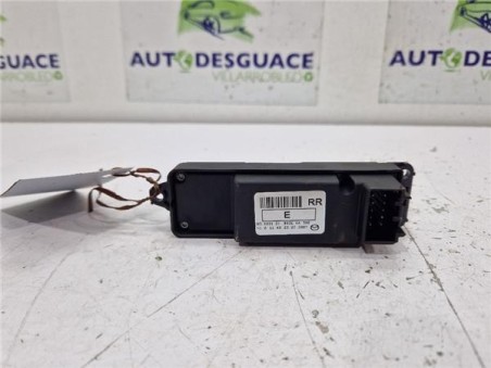 MANDO ELEVALUNAS TRASERO DERECHO Mazda 3 Sedán  1 6 DI Turbo