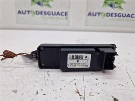 MANDO ELEVALUNAS TRASERO IZQUIERDO Mazda 3 Sedán  1 6 DI Turbo