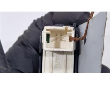 MANDO ELEVALUNAS DELANTERO DERECHO Opel Crossland X  1 2 Design Line [1 2 Ltr  - 81 kW]