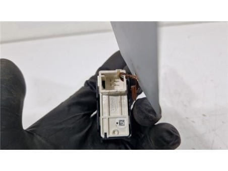 MANDO ELEVALUNAS TRASERO IZQUIERDO Opel Crossland X  1 2 Design Line [1 2 Ltr  - 81 kW]