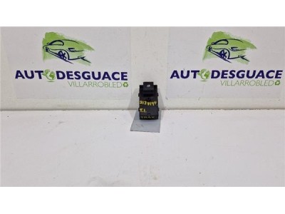 MANDO ELEVALUNAS TRASERO IZQUIERDO Chevrolet Trax  1 7 LS+ [1 7 Ltr  - 96 kW Diesel CAT]