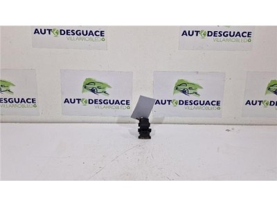 MANDO ELEVALUNAS TRASERO DERECHO Toyota Yaris  1 3 Active [1 3 Ltr  - 73 kW 16V CAT]