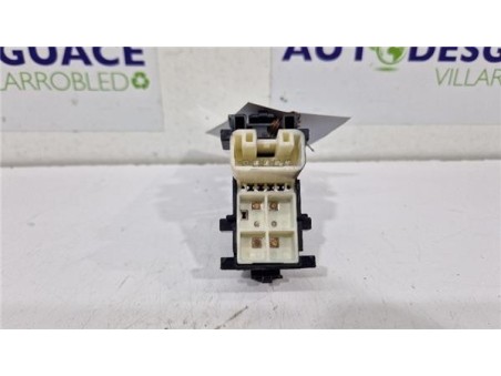 MANDO ELEVALUNAS TRASERO DERECHO Toyota Yaris  1 3 Active [1 3 Ltr  - 73 kW 16V CAT]