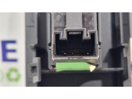 MANDO ELEVALUNAS DELANTERO DERECHO Volkswagen Passat Berlina  1 8 Advance [1 8 Ltr  - 118 kW 16V TSI]