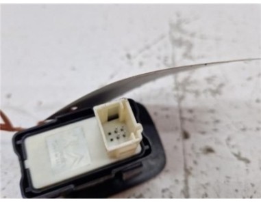 MANDO ELEVALUNAS TRASERO IZQUIERDO Citroen Berlingo Combi  1 5 Feel M [1 5 Ltr  - 75 kW Blue-HDI FAP]