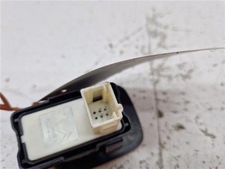 MANDO ELEVALUNAS TRASERO IZQUIERDO Citroen Berlingo Combi  1 5 Feel M [1 5 Ltr  - 75 kW Blue-HDI FAP]