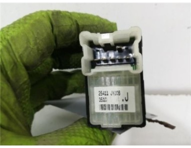 MANDO ELEVALUNAS TRASERO DERECHO Renault Koleos I  2 0 Dynamique Pack1 [2 0 Ltr  - 110 kW dCi Diesel FAP]