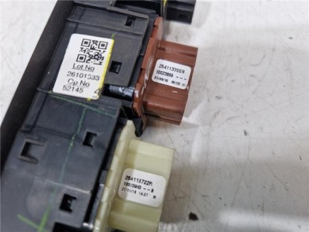 MANDO ELEVALUNAS DELANTERO IZQUIERDO Renault Captur I  1 5 Dynamique [1 5 Ltr  - 66 kW dCi Diesel FAP Energy]