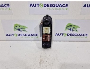 MANDO ELEVALUNAS DELANTERO IZQUIERDO Renault Captur I  0 9 Dynamique [0 9 Ltr  - 66 kW TCE Energy]