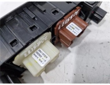 MANDO ELEVALUNAS DELANTERO IZQUIERDO Renault Captur I  0 9 Dynamique [0 9 Ltr  - 66 kW TCE Energy]