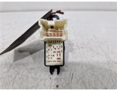 MANDO ELEVALUNAS DELANTERO DERECHO Nissan Tiida  1 5 Acenta [1 5 Ltr  - 78 kW dCi Turbodiesel CAT]