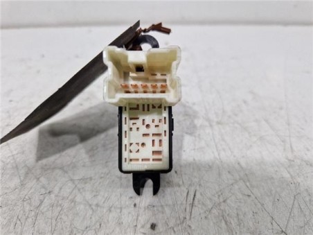 MANDO ELEVALUNAS DELANTERO DERECHO Nissan Tiida  1 5 Acenta [1 5 Ltr  - 78 kW dCi Turbodiesel CAT]