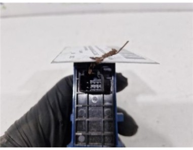 MANDO ELEVALUNAS DELANTERO DERECHO Toyota Verso  2 2 Advance [2 2 Ltr  - 110 kW D-4D CAT]