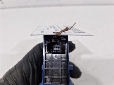 MANDO ELEVALUNAS DELANTERO DERECHO Toyota Verso  2 2 Advance [2 2 Ltr  - 110 kW D-4D CAT]