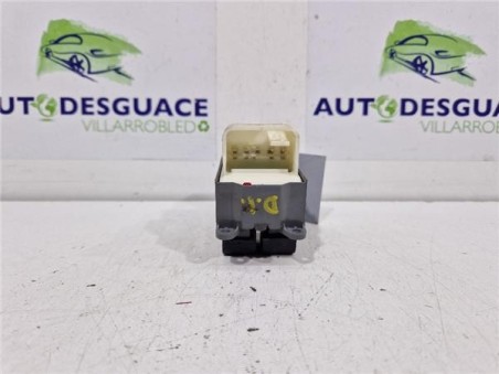 MANDO ELEVALUNAS DELANTERO IZQUIERDO Toyota Yaris  1 3 Active [1 3 Ltr  - 73 kW 16V CAT]