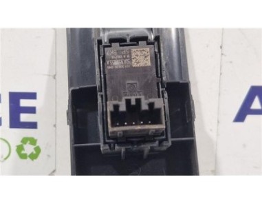 MANDO ELEVALUNAS DELANTERO DERECHO Skoda Fabia  1 0 Business [1 0 Ltr  - 55 kW MPI]