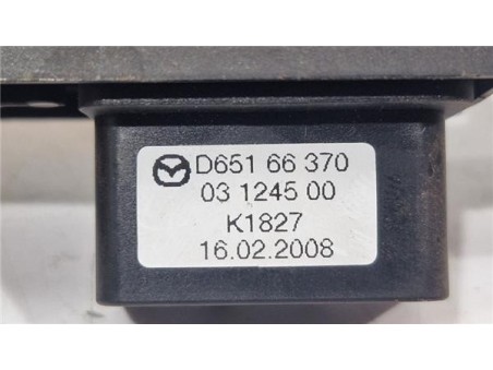 MANDO ELEVALUNAS DELANTERO DERECHO Mazda 2 Berlina  1 3