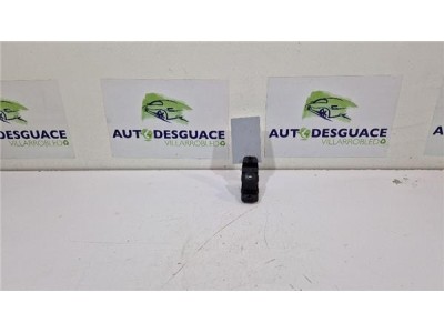 MANDO ELEVALUNAS DELANTERO DERECHO Hyundai Kona  1 0 Essence 2WD [1 0 Ltr  - 88 kW TGDI CAT]