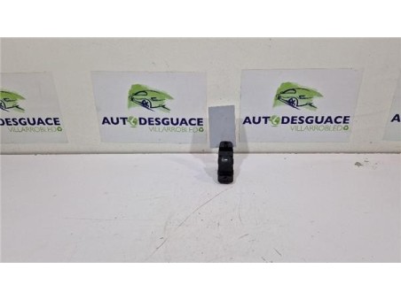 MANDO ELEVALUNAS DELANTERO DERECHO Hyundai Kona  1 0 Essence 2WD [1 0 Ltr  - 88 kW TGDI CAT]