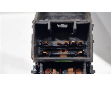 MANDO ELEVALUNAS DELANTERO DERECHO Hyundai Kona  1 0 Essence 2WD [1 0 Ltr  - 88 kW TGDI CAT]