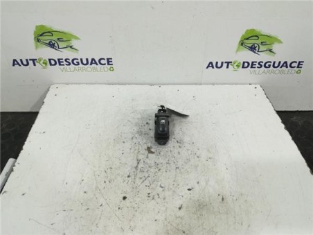 MANDO ELEVALUNAS DELANTERO DERECHO Hyundai I20 1 2 16V 