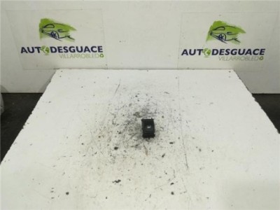 MANDO ELEVALUNAS TRASERO IZQUIERDO Skoda Rapid  1 6 Active [1 6 Ltr  - 77 kW TDI DPF]