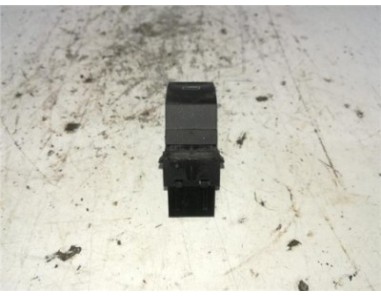 MANDO ELEVALUNAS TRASERO IZQUIERDO Skoda Rapid  1 6 Active [1 6 Ltr  - 77 kW TDI DPF]