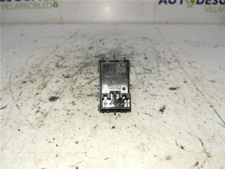 MANDO ELEVALUNAS TRASERO IZQUIERDO Skoda Rapid  1 6 Active [1 6 Ltr  - 77 kW TDI DPF]