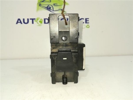 MANDO ELEVALUNAS DELANTERO DERECHO Hyundai ELANTRA Sedán  1 6 CRDi