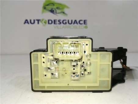 MANDO ELEVALUNAS DELANTERO DERECHO Hyundai ELANTRA Sedán  1 6 CRDi