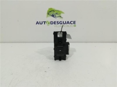 MANDO ELEVALUNAS TRASERO DERECHO Hyundai ELANTRA Sedán  1 6 CRDi