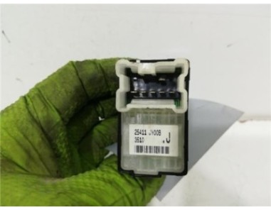 MANDO ELEVALUNAS TRASERO IZQUIERDO Renault Koleos I  2 0 Dynamique Pack1 [2 0 Ltr  - 110 kW dCi Diesel FAP]