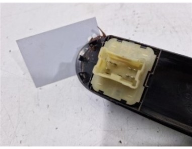 MANDO ELEVALUNAS DELANTERO IZQUIERDO Dacia Duster I  1 5 Ambiance 4x2 [1 5 Ltr  - 80 kW dCi Diesel FAP CAT]