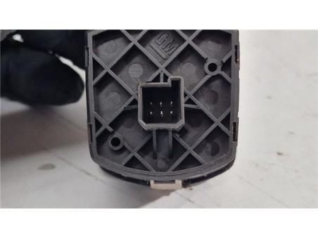 MANDO ELEVALUNAS DELANTERO DERECHO Opel Corsa E  1 4 120 Aniversario ecoFlex [1 4 Ltr  - 66 kW]