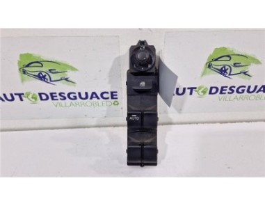 MANDO ELEVALUNAS DELANTERO IZQUIERDO Mazda 3 Berlina / Sedán  2 2 Evolution [2 2 Ltr  - 110 kW Turbodiesel CAT]